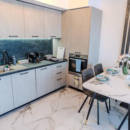 Sea View Luxury Apartments- Golden Sunset Luxury Апартамент *