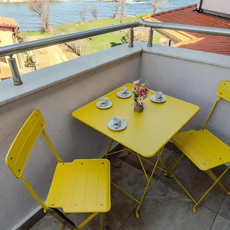 Апартамент Sea View Luxury Apartments- Golden Sunset Luxury
