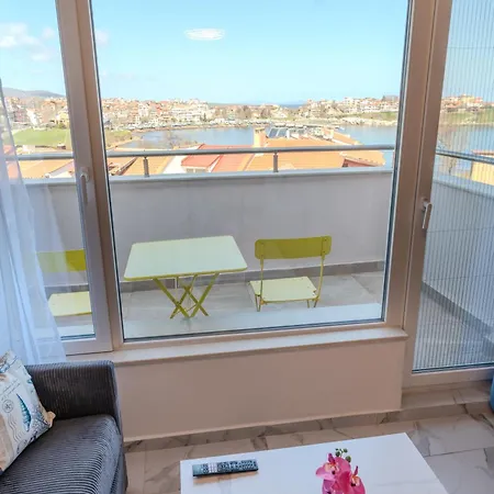 Sea View Luxury Apartments- Golden Sunset Luxury Апартамент *