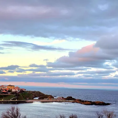 Апартамент Sea View Luxury Apartments- Golden Sunset Luxury *